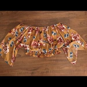 Off the Shoulder Cropped Floral Top